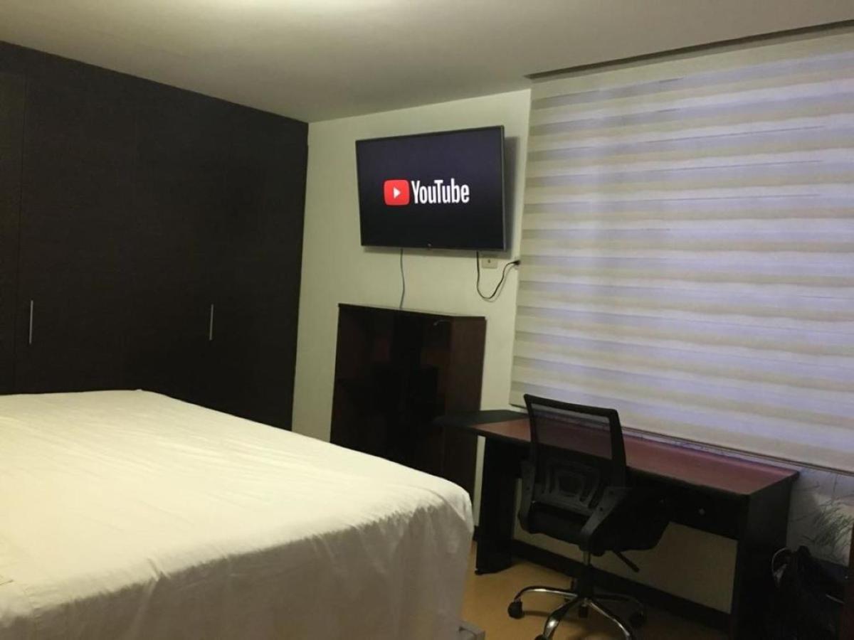 Misuitehotel La Carolina Кито Екстериор снимка